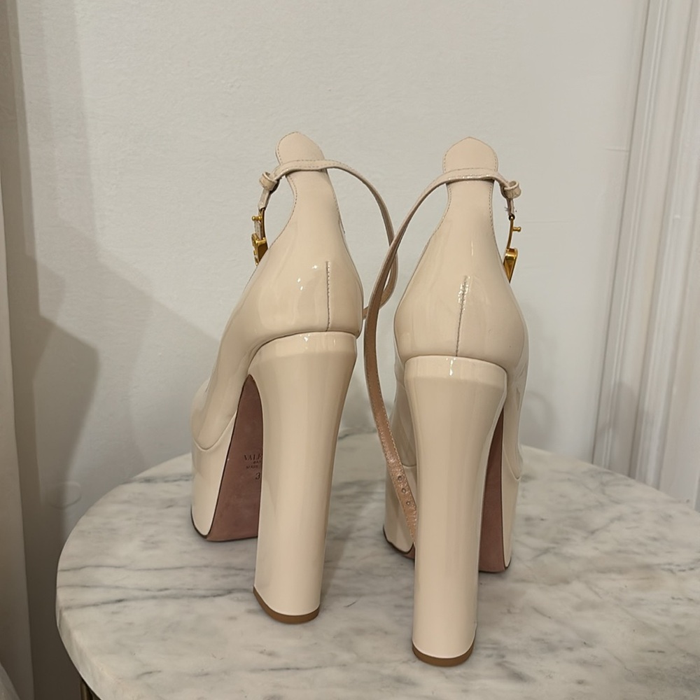 Valentino tan-go patent leather platform pumps - Picture 5 of 8